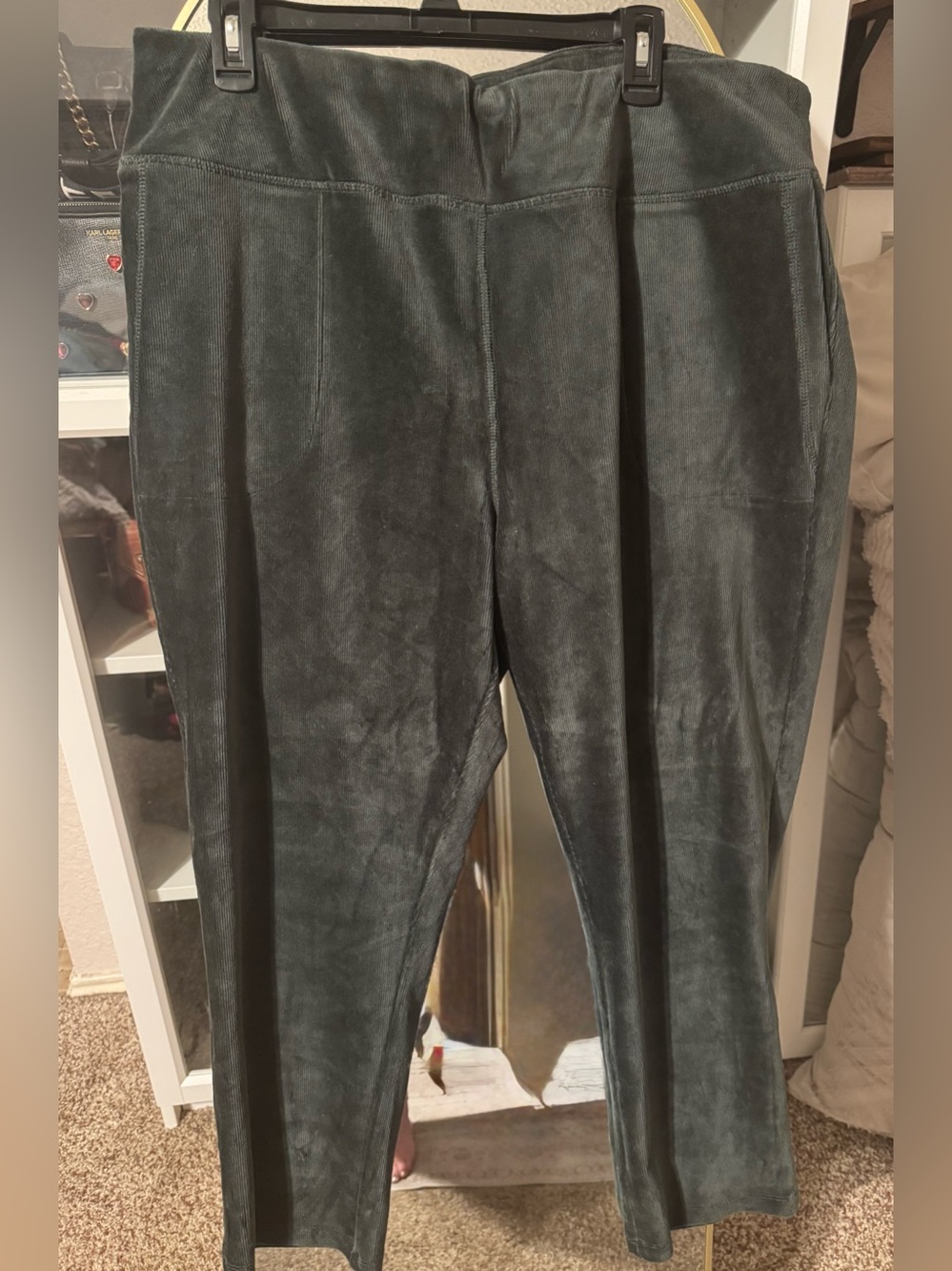 Women’s Velvet-Look Dark Green Leggings